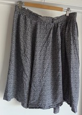 Norton McNaughton Skirt Size 12 Blue White Abstract Midi Wrap Straight
