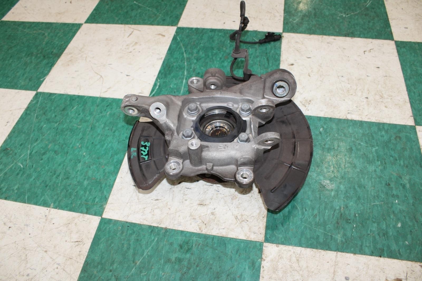 Maserati Ghibli 2014-2017 Rear Left Steering knuckle