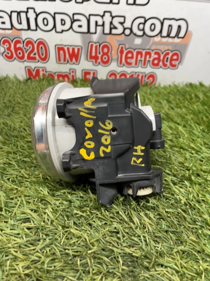 ✅ Toyota Corolla 2016 luz antiniebla diestro OEM Foto 3 de 4