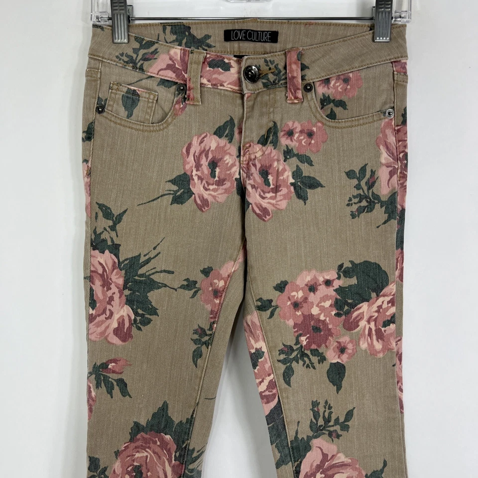 Pantalones de mezclilla Love Culture para mujer talla 1 ajustados tiro bajo florales elásticos informales Foto 2 de 4