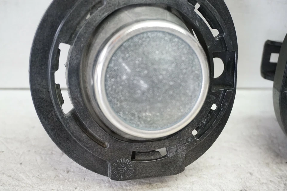 Juego de faros antiniebla izquierda y derecha Challenger 14-16 Grand Cherokee 2016 2021 OEM UF44959 Foto 4 de 4