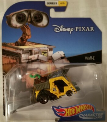 Hot Wheels Disney Pixar Character Car Wall-e