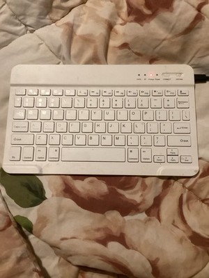 White Wired Standalone Computer Keyboard QWERTY Standard Layout English Plastic