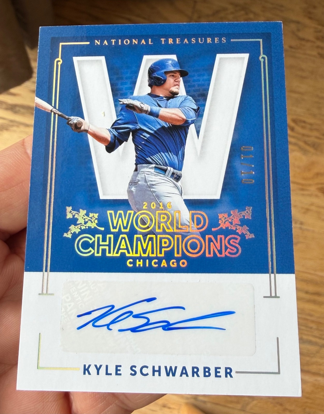 2017 National Treasures Kyle Schwarber 2016 World Champions auto holo gold /10