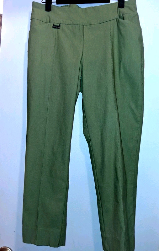 Women's Size 8 Peck & Peck Olive Pants