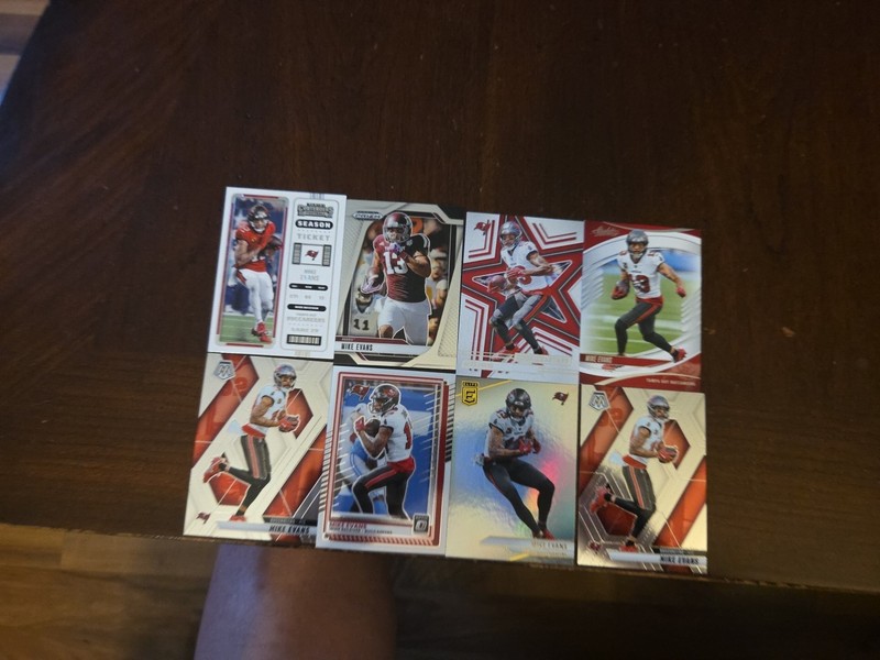 Mike Evans 8 card lot Tampa Bay Buccaneers