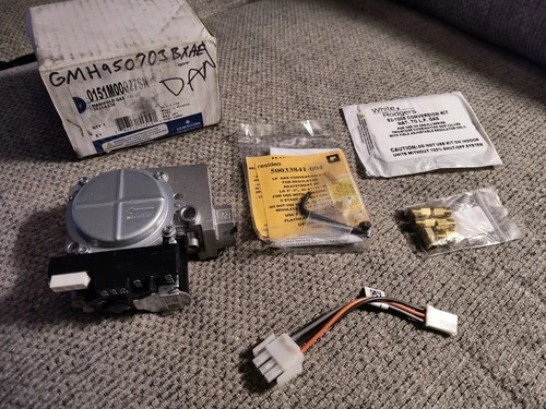 New Emerson White Rodgers 0151M00027SK Manifold Gas Valve 36J54-238  W/ Con Kit