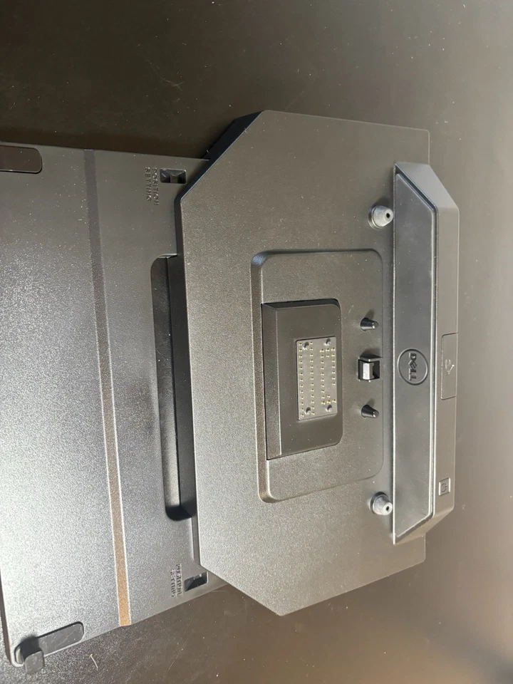 Dell 028NDH Latitude Resistente Display Port Base de Escritorio con Adaptador - NUEVO EN CAJA Foto 4 de 4