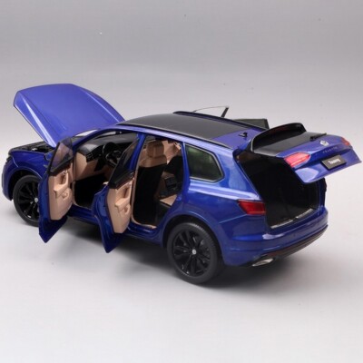1/18 Scale VW Touareg SUV 2022 Blue Diecast Car Model Toy Gift NIB