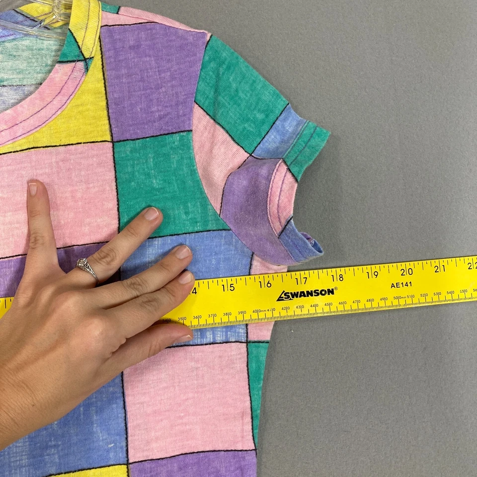 Camiseta Feminina Antiga Anos 70 Estampa Total Tamanho P Arco-íris Pastel Manga Curta Rara - Imagem 3 de 4