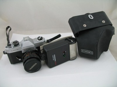 Yashica TL-Electro 35mm Camera w/ Hanimex CBX350 Adjustable Computer Flash