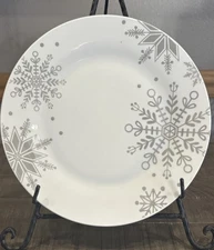 Set Of 4 Royal Norfolk Christmas Snowflake Dinner Plates Holiday 10.5” Stoneware