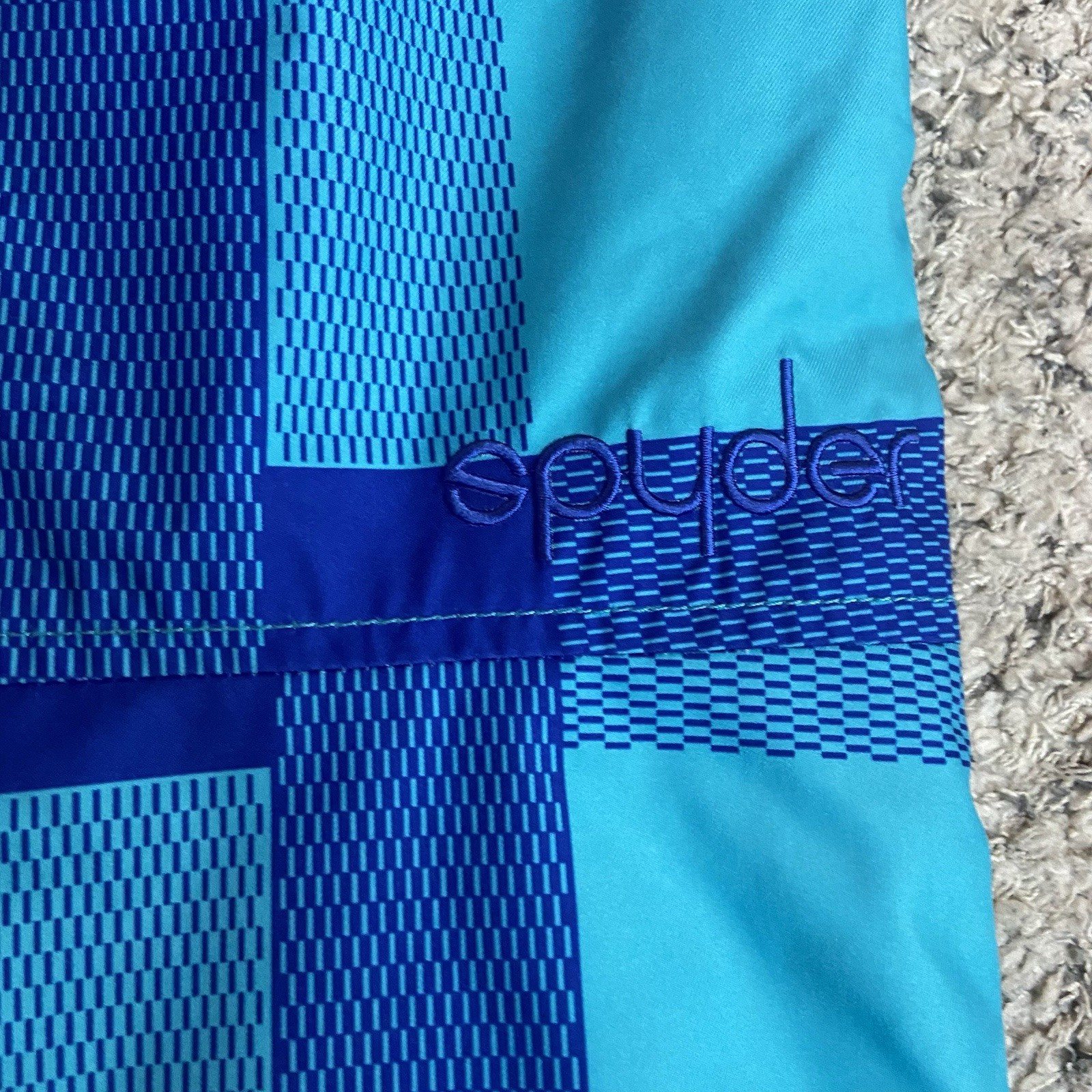 Foto 10 di 15