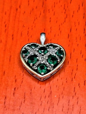 Sterling Silber Diamant und Labor Smaragd mit 14k Goldrand Herz Anhänger