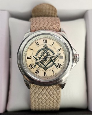 TWD Freimaurer-Watch Square Compass Khaki Stoffarmband Uhr 42mm Quartz
