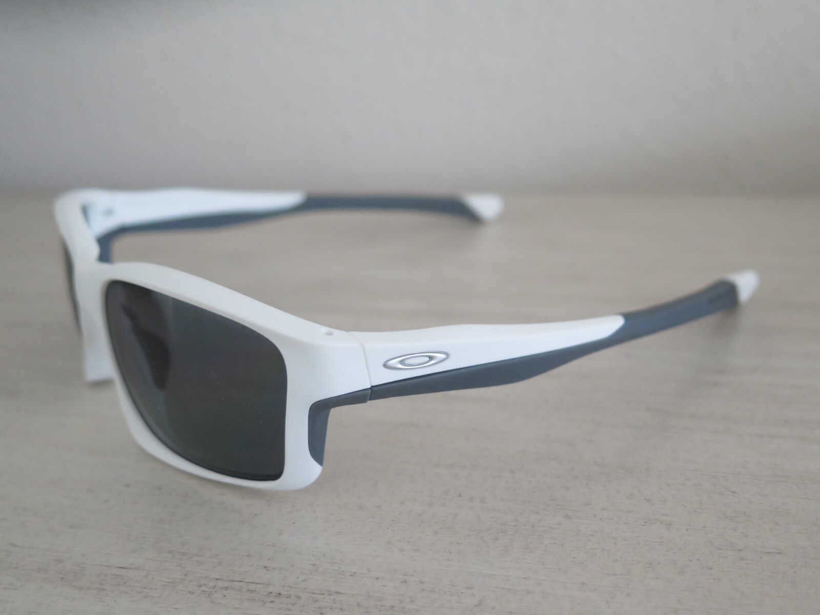 Oakley OO924707 Men's Matte White/Grey Chainlink Polarized Sunglasses