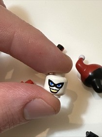 LEGO Batman 7886 Harley Quinn Minifigure Bat026 9.5/10 Condition w/ Accessories