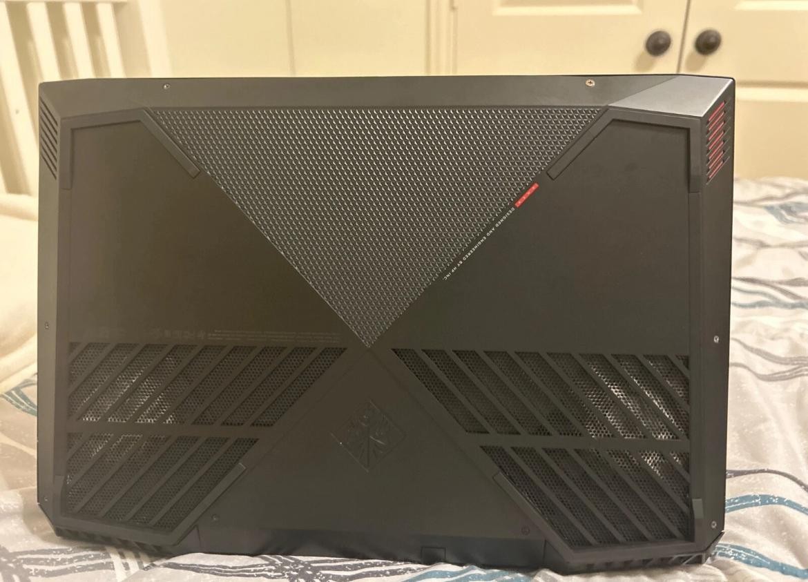 OMEN by HP Laptop 15-dc1xxx. NVIDIA RTX 2060 - 512 GB - I7 9750H