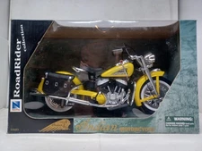 New Ray RoadRider collection Indian Motorcycle 1:6 DieCast in Yellow