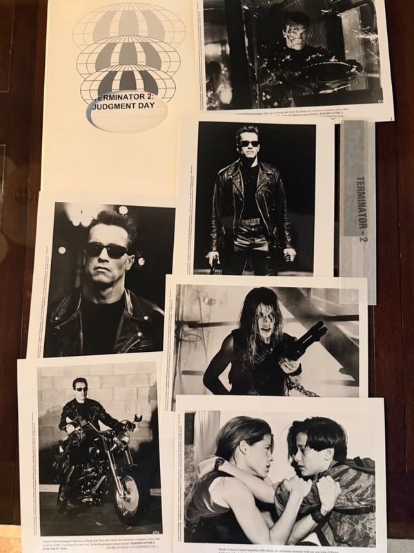 TERMINATOR 2  ARNOLD SCHWARZENEGGER MOVIE PRESS KIT LOT OF PHOTOS SLIDES