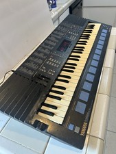 Yamaha PortaSound PSS-680 61-klawiszowa klawiatura elektroniczna Wbudowany głośnik MIDI czarny