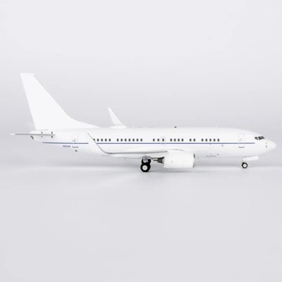NG Model Boeing C-40B Clipper U.S. Air Force USAF 02-0042 1:200 Modellflugzeug