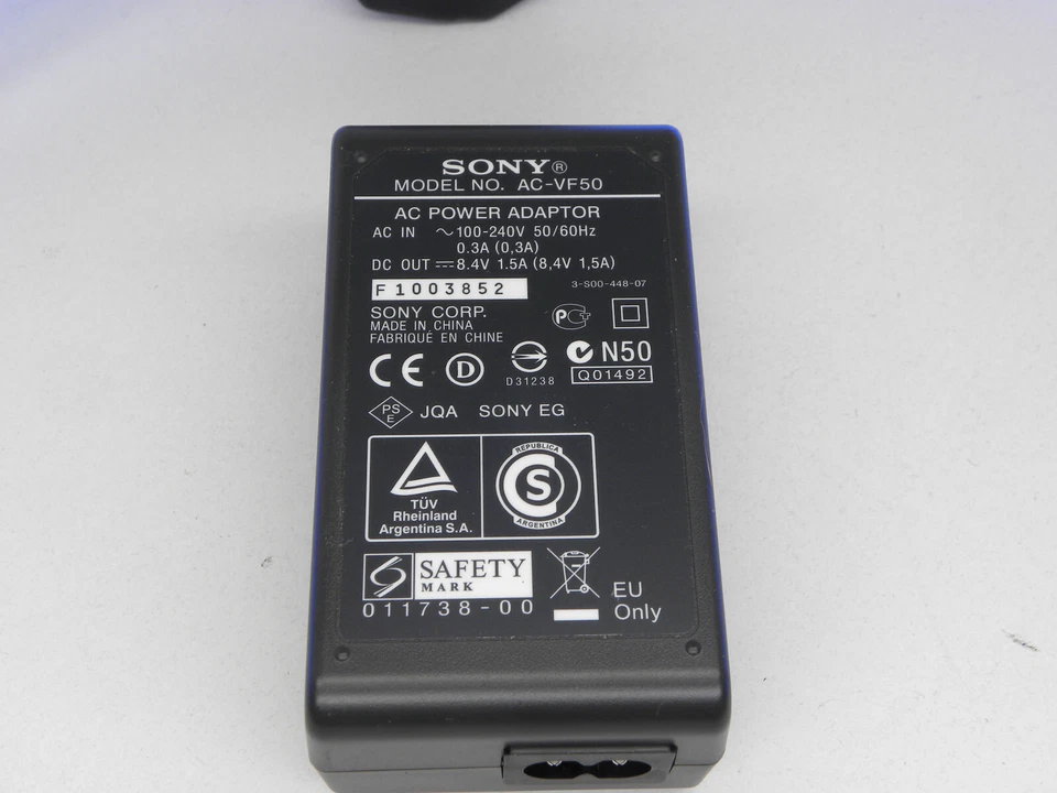 CARGADOR DE BATERÍA ORIGINAL SONY ADAPTADOR DE CORRIENTE ALTERNA AC-VF50 VENDEDOR DEL REINO UNIDO P&P GRATIS #18G Foto 2 de 2