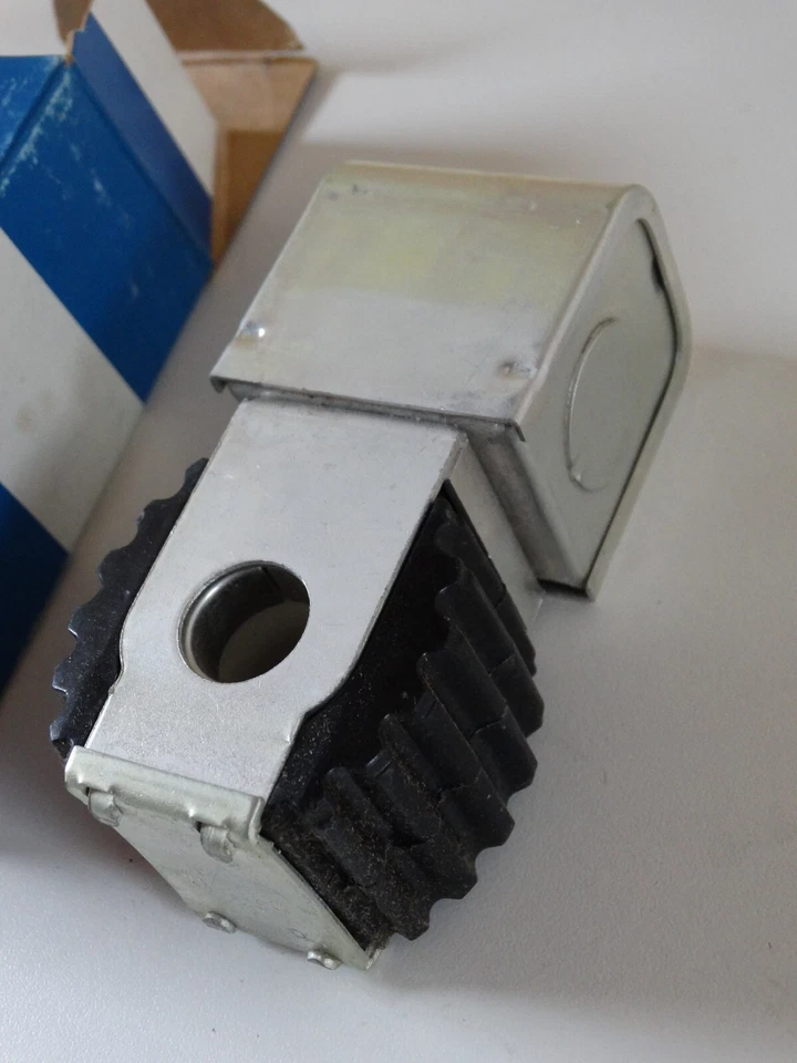 Conjunto de bobina de solenoide Sporlan OMKC-2 24/50-60 con caja de conexiones Foto 3 de 3