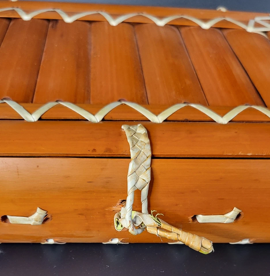 Vintage Handmade Bamboo Reed Compartment Trinket or Tea Box - Image 3 of 4