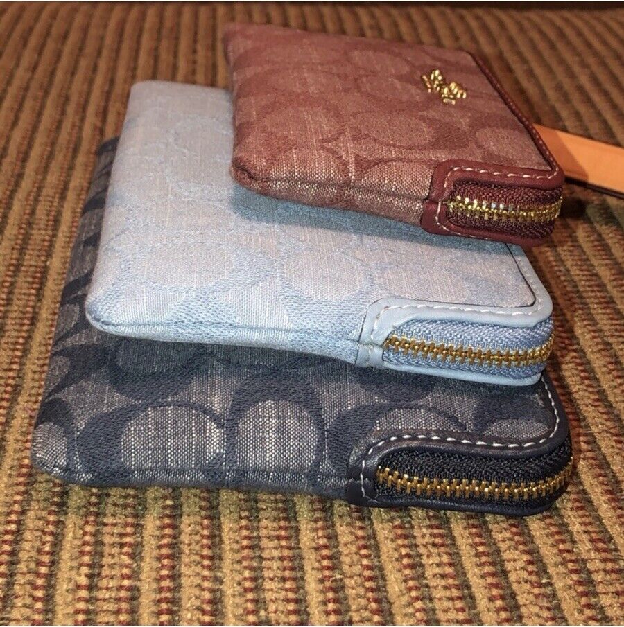 NWT-Coach-Corner Zip Trio Wristlets-Chambray-Cornflower Blue NWT-Coach-Corner Zip Trio Wristlets-Chambray-Cornflower Blue