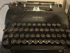 Vintage Corona Silent Typewriter: Excellent Condition! thumbnail