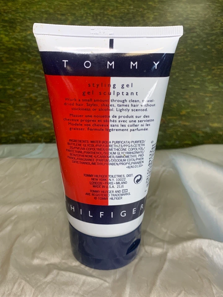 GEL DE PEINADO TOMMY HILFIGER TOMMY 150 ML Foto 3 de 4