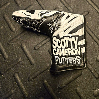 Scotty Cameron Leather Putter Headcover Black/White Skull Knock 'Em Dead