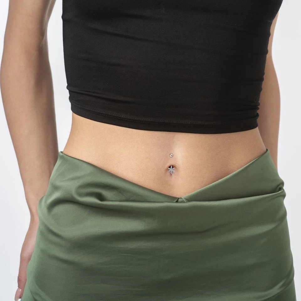 Anillo de vientre con flor de circonita cúbica de corte marquesa calibre 16 en oro blanco de 10 quilates - 8 mm Foto 2 de 4