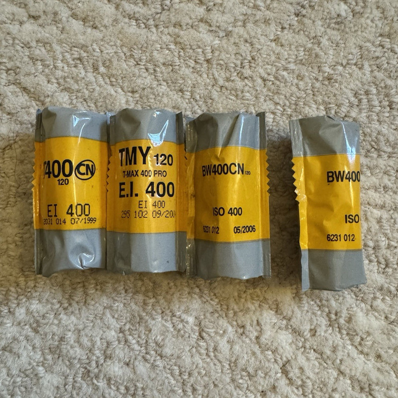 Kodak T-MAX Black & White 120 Print Film 400 ISO 12 Exp 07/1999 (4 Rolls)