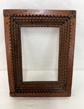 ANTIQUE MAINE TRAMP ART CHIP CARVED FRAME PRIMITIVE 6-5/8