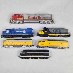 HO Train Lot 6 Locomotives + 14 Cars Athearn Santa Fe Bachmann Walthers Untested
