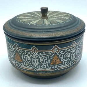 Vintage Etched Brass Trinket Box Inlaid Mixed Metal Lidded global,Damascene