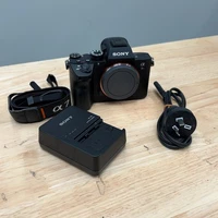 Sony Alpha A7R III 42.4MP Full Frame Mirrorless Camera Body ILCE-7RM3 4.9k SC