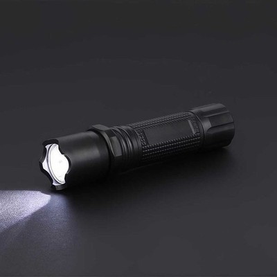 LED Taschenlampe Wiederaufladbar 200m Leuchtweite 3 Modi Tragbar Outdoor