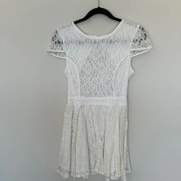 Xenia Boutique White Dress with Back Cutout | eBay