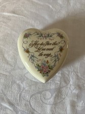 Wedgwood Valentinstag Schmuckschatulle 1980 in Top Zustand. Sammlerst&uuml;ck