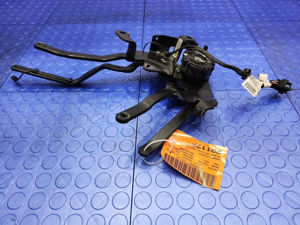 Двигатель подъемный верхний для кабриолета Smart Fortwo 2008-2015 годов выпуска в сборе от оригинального производителя 4518200142 - Изображение 2 из 4