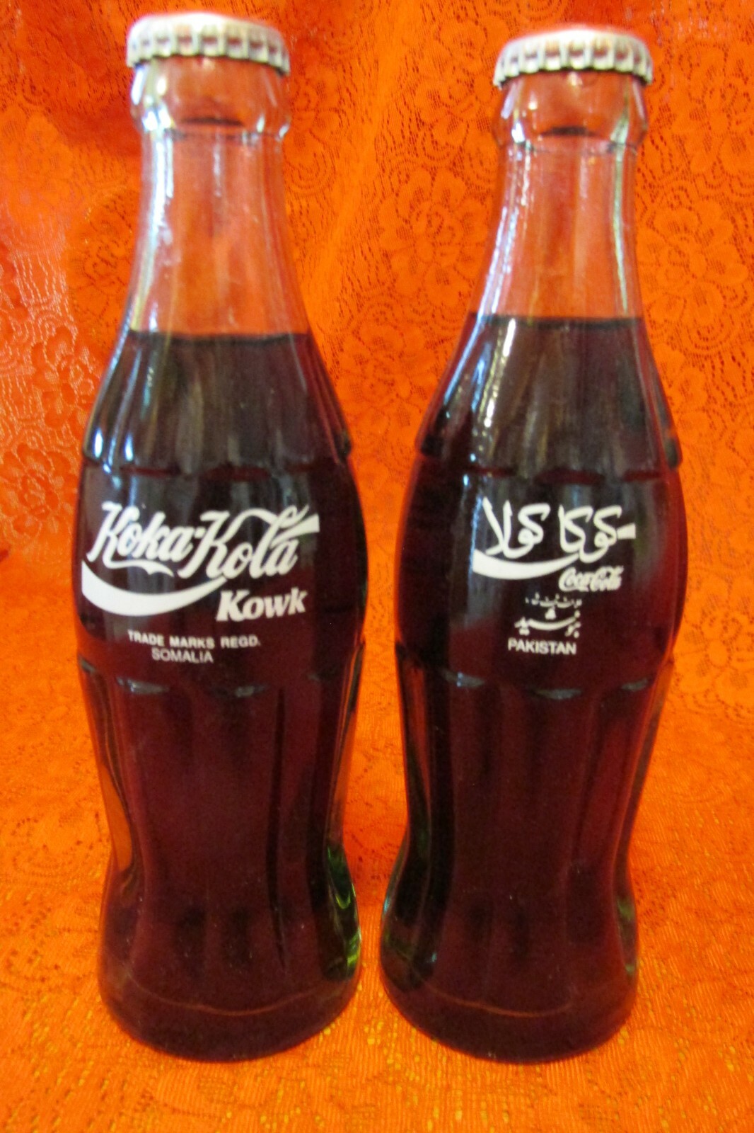 Coca Cola 1990 Somalia & Pakistan Around the World 6.5oz 2 Green