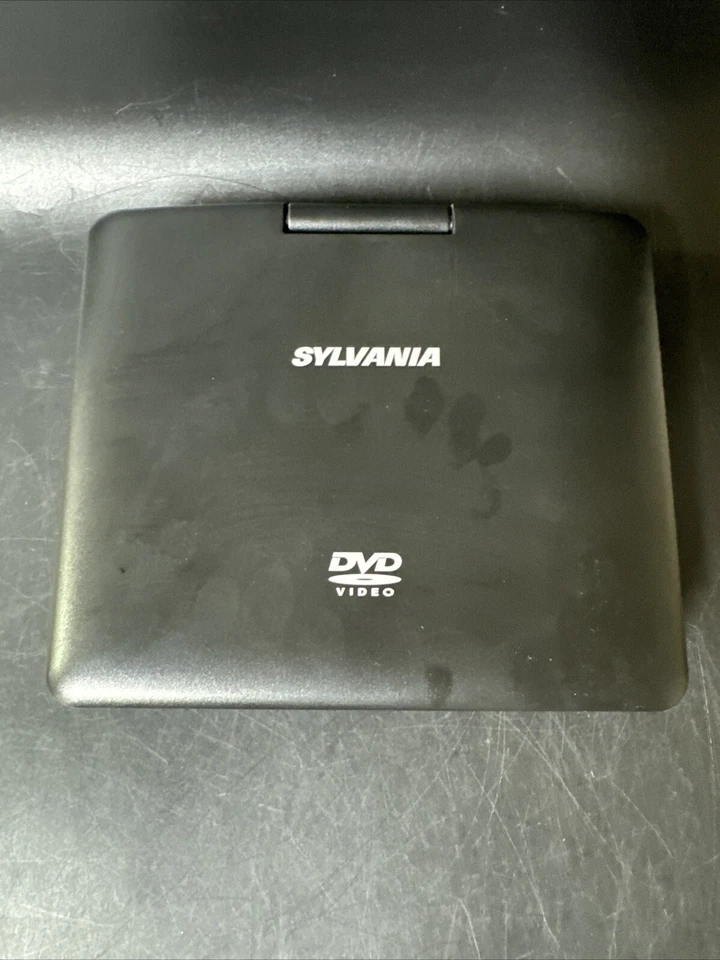 SYLVANIA SDVD7014 BLACK 7" Portable DVD Player, No Power Cord/Tested! - Image 2 of 4