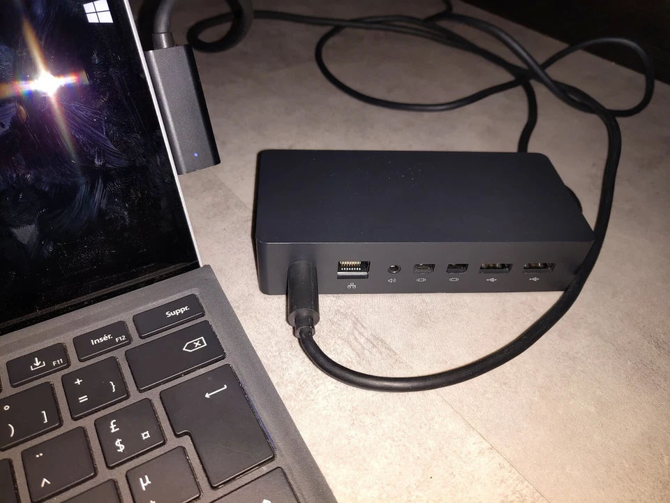 Microsoft Surface Pro Station d'Accueil pour Surface Book, Surface Laptop et pro - Photo 2/3