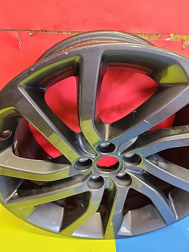 Llanta Land Rover Discovery Sport 2015 2016 2017 2018 2019 18" OEM Foto 3 de 4