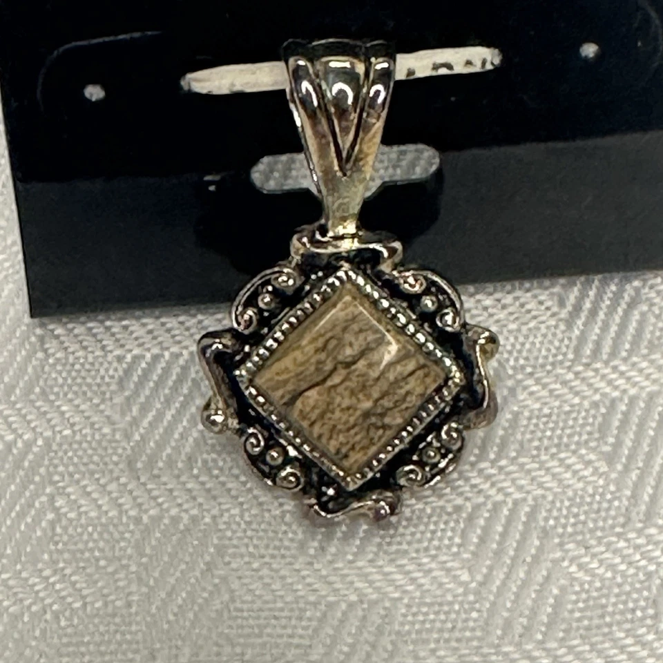 Premier Designs Silver Tone Reversible Pendant Genuine Epidotes And Jasper - Image 3 of 4