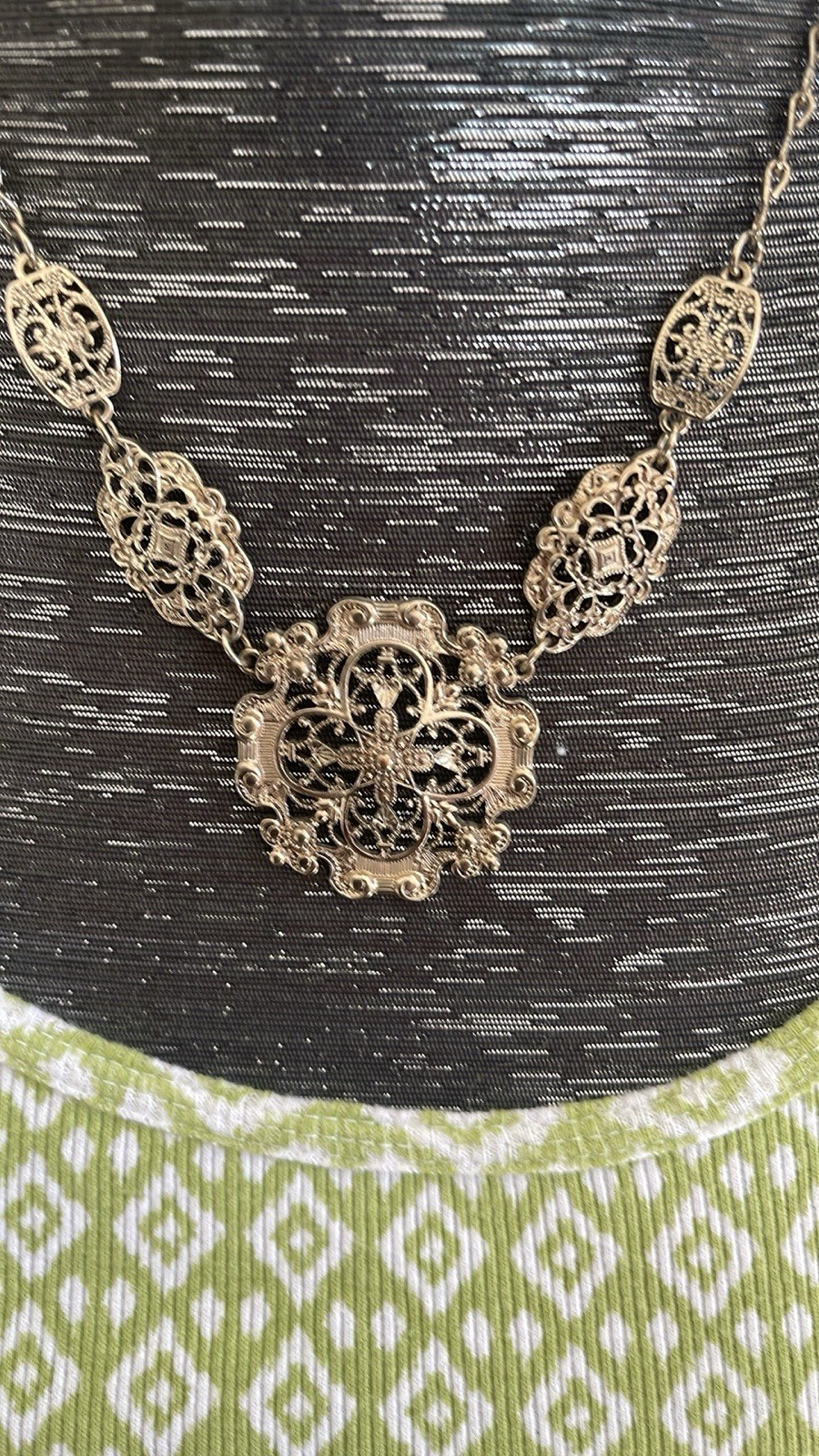 Picture 2 of 4