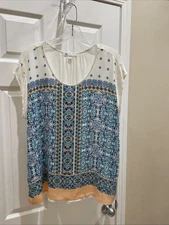 DR2 Women Top Sz M Pretty Blue Peach White short Sleeve Round Neck Blouse